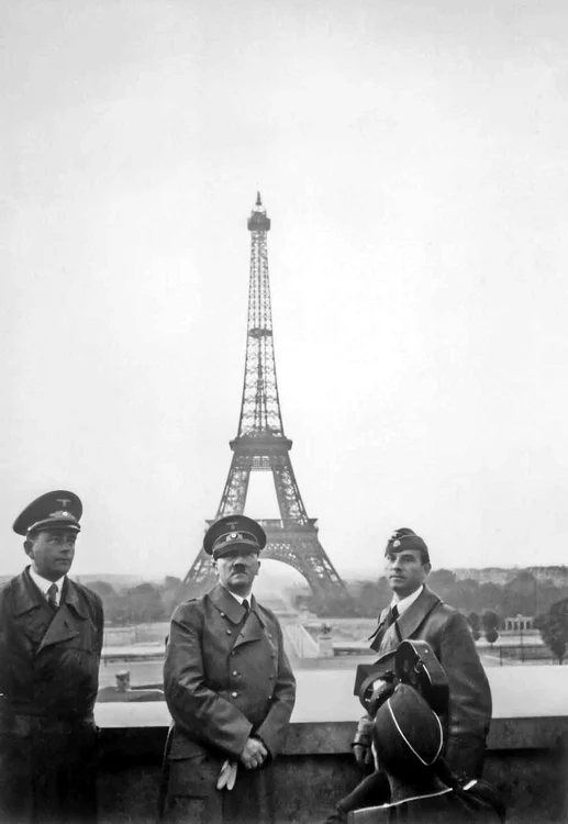 adolf hitler in paris 1940 jpg jpeg