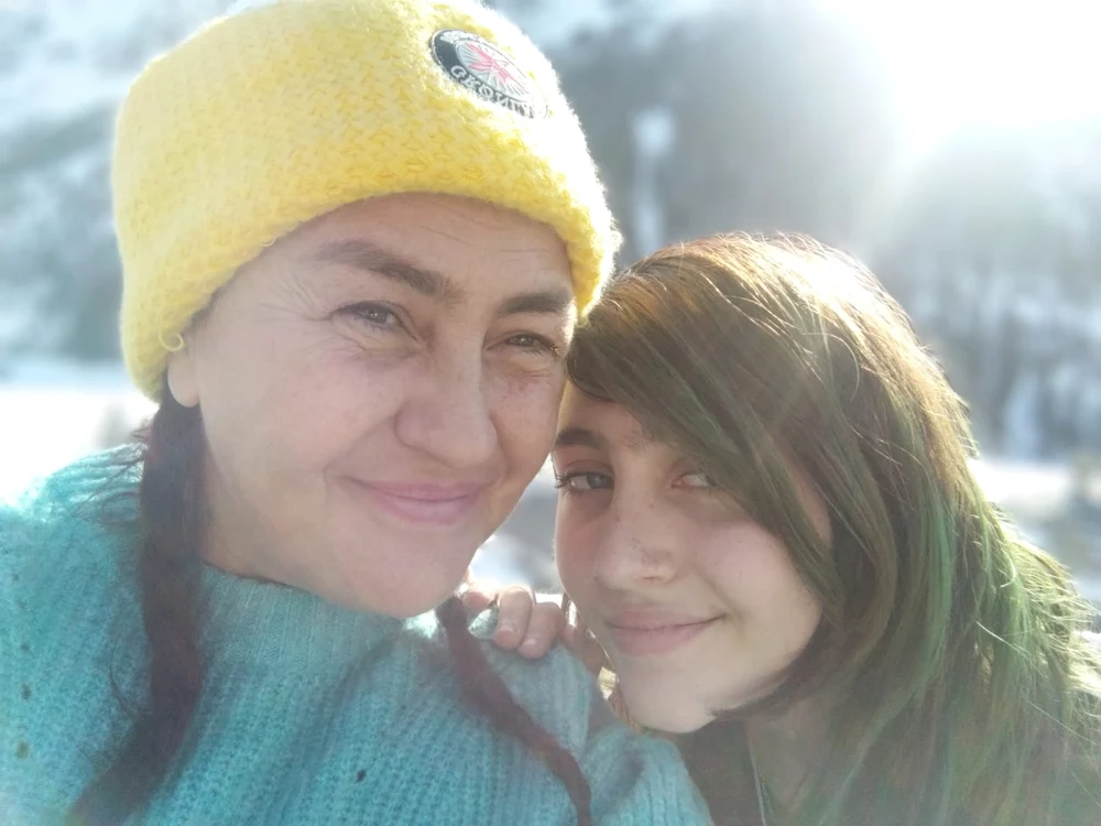 Rona Hartner și Sumelya, fiica ei