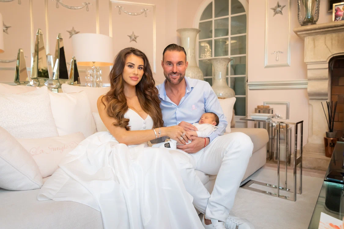 EXCLUSIV pentru OK acasa la Philipp Plein si Lucia Bartoli primul pictorial in 3 cu baietelul Rocket Halo Ocean (1) foto Frank Fastner jpg