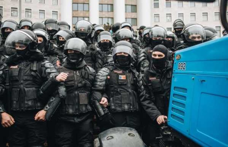 Poliția Republicii Moldova avertizează că se planifică destabilizări după miezul nopții