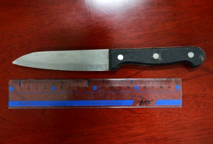 Lama cuţitului avea 11 centimetri