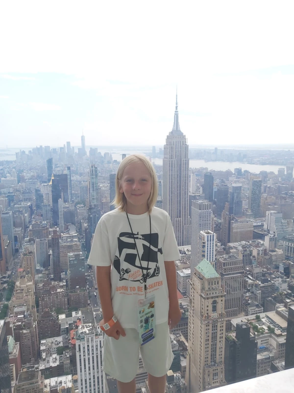 Elevul care câștigă medalii internaționale la Matematică din plăcerea de a descoperi lucruri noi. Își începe ziua citind