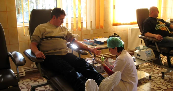 Ploieşti:Numărul persoanelor care donează sânge, în prag de sărbători, s-a dublat