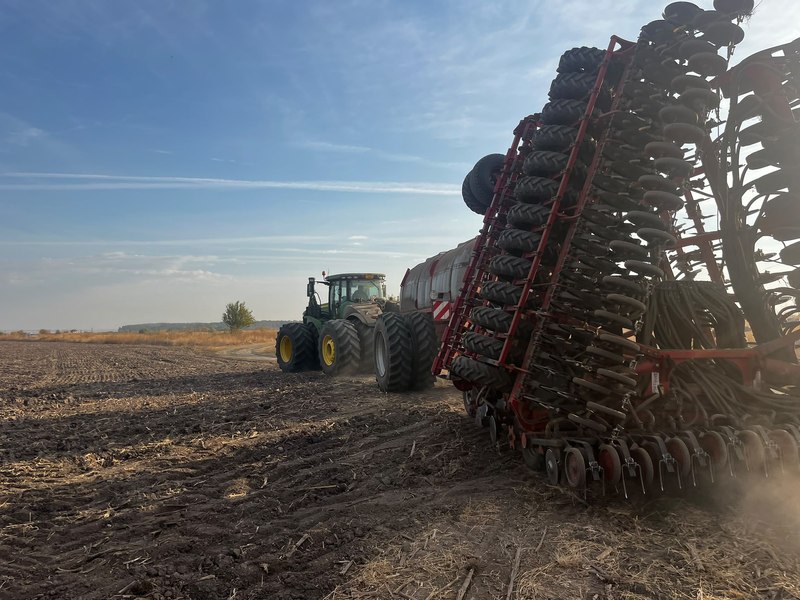 „N-a plouat nici cât să se așeze praful”. Seceta ține pe loc semănatul în sudul țării