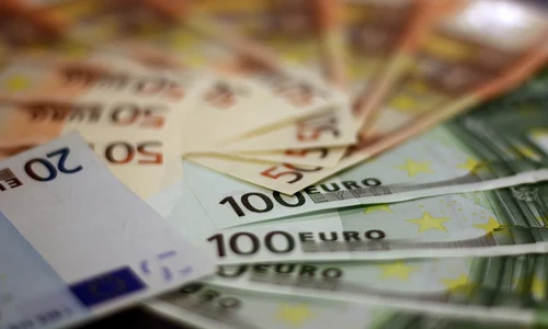 money 1033647 1280 jpg