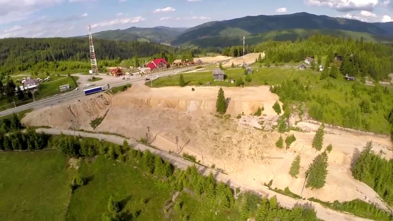 Consiliul Județean Suceava construiește o groapă de gunoi în masivul Giumalău, în pasul Mestecăniș