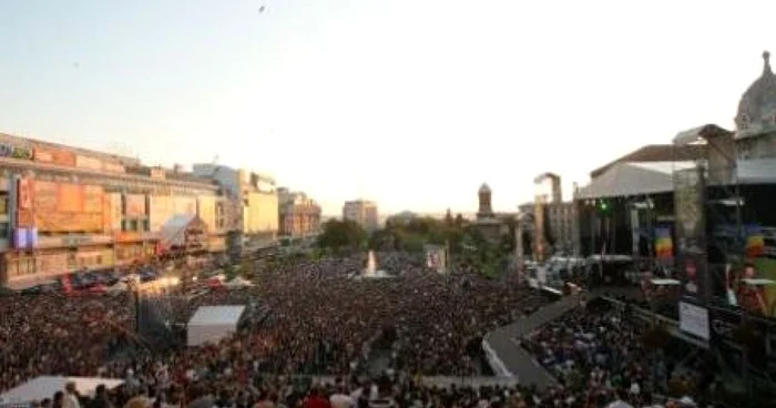 Premiile muzicale RMA au adunat 30.000 de olteni în centrul Craiovei în 2010. Foto: arhivă