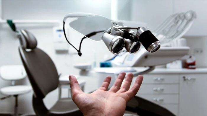 
    Chirurgia laser de reducere a dioptriilor este o procedură complexă, avand în general un mare grad de siguranţă şi eficiență.foto: pexels.com  