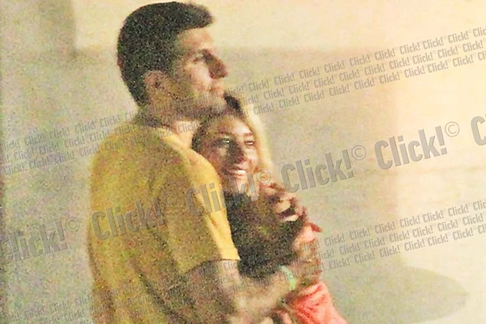 La concertul rapperului NAS, Laura şi Cosmin se sărută… (Fotografii: Mihai Ionescu)