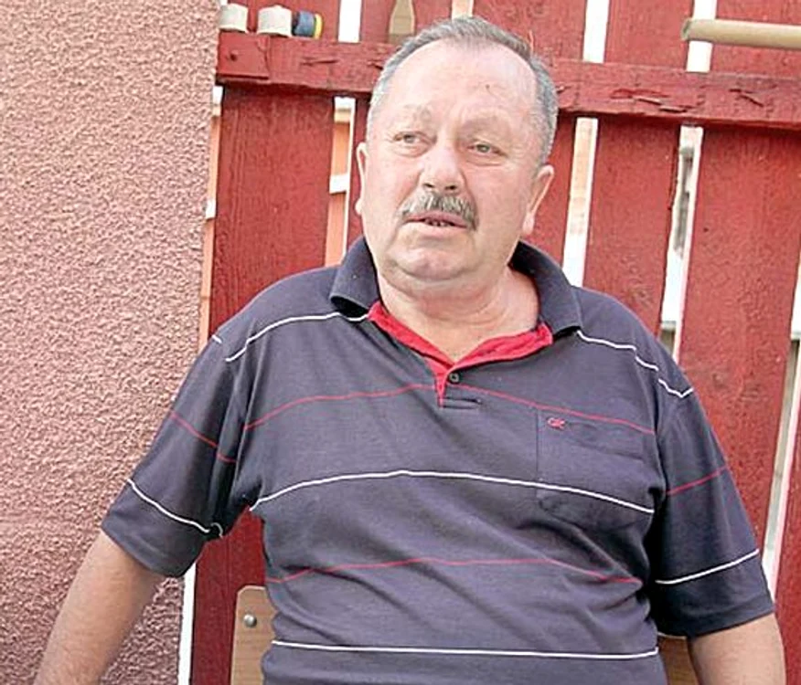 Tatăl vedetei a plecat de la spital în toiul nopţii 