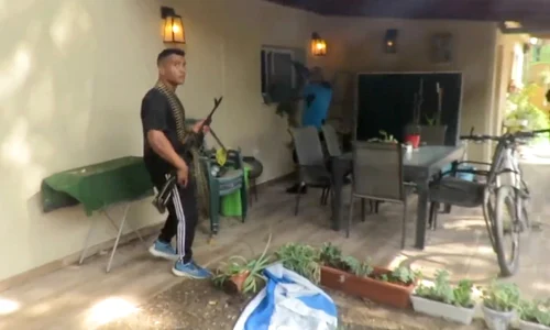 Teroristi Hamas in timpul atacului din Israel FOTO Profimedia (1) jpg