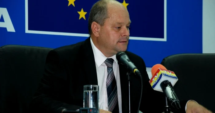 Liberalul Ovidiu Nechita nu este lăsat de tabăra PSD - UNPR să preia Consiliul Judeţean Brăila FOTO Florentin Coman
