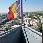 Steagul Romaniei de sus din far jpeg
