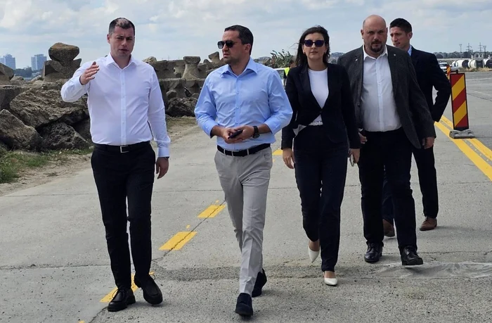 Ministrul Ciprian Şerban, pe şantierul din Portul Constanţa. FOTO: Facebook/Ciprian Şerban
