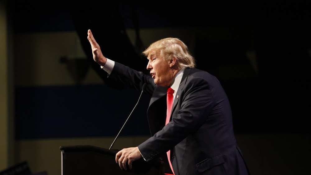 Trump promite „cea mai mare deportare din istorie“, dacă se întoarce la Casa Albă