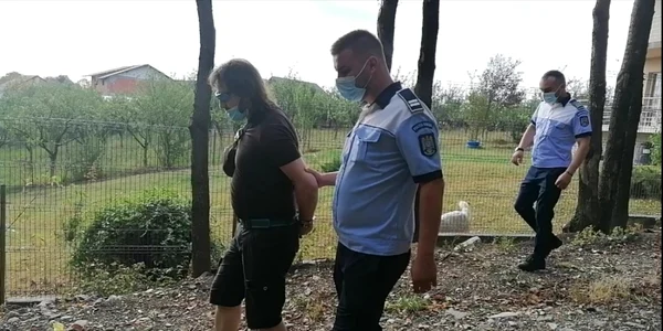 politist penitenciar arestat