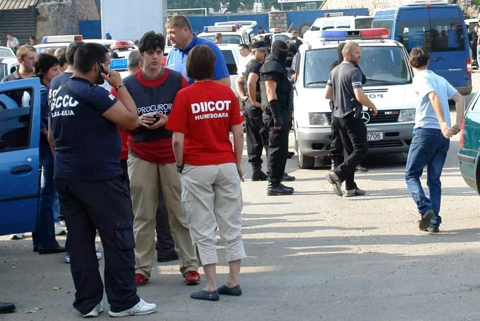 Laura Codruţa Kovesi şi Traian Berbeceanu au coordonat acţiunea anti-mafia în 2006. FOTO: zhd.ro