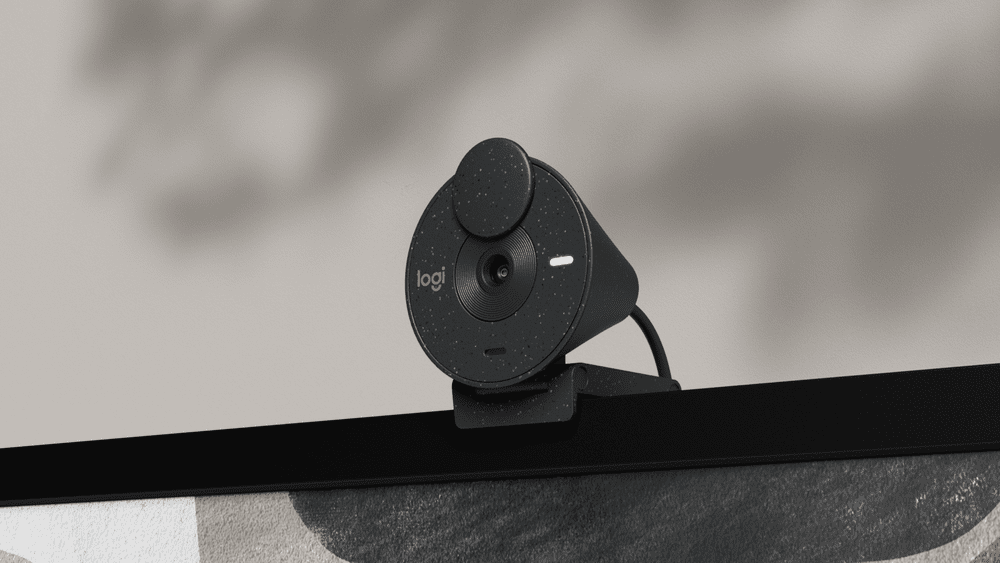 Logitech a anunțat o linie de camere web compacte, seria Brio 300