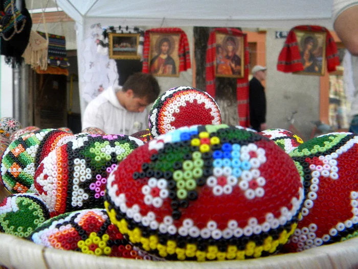 Ouă lucrate cu mărgele la Târgul de Paşte săsesc