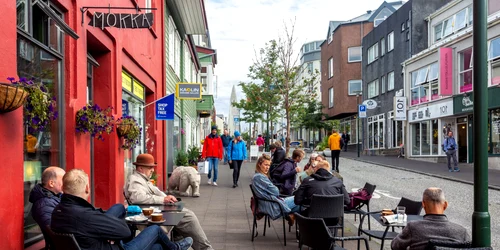Oameni în Reykjavik, Islanda FOTO Shutterstock