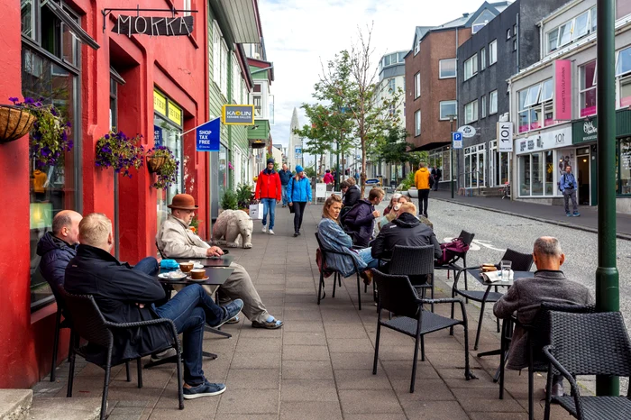 Tinerii sunt cei mai expuși schimbării. Imagine din Reykjavik FOTO Shutterstock