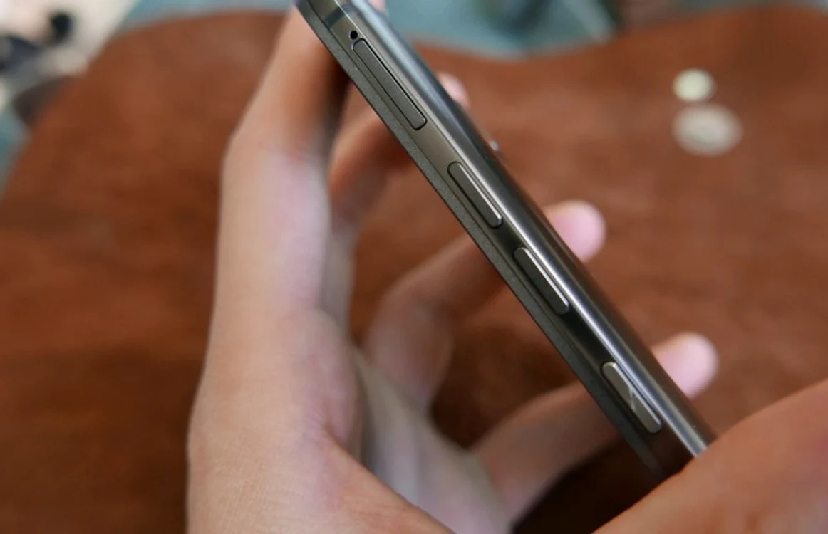HTC One M9