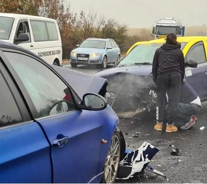 Accident pe Valea Oltului între Tălmaciu şi Boiţa pe DN7 în Sibiu cu cinci victime Foto Adevărul - credit Claudiu Mitea.jpg