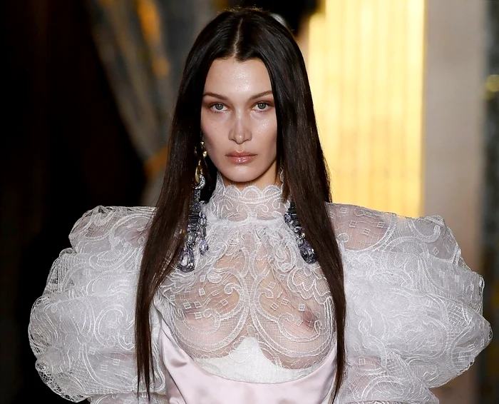 1 bella hadid cu sanii la vedere 1 jpg jpeg