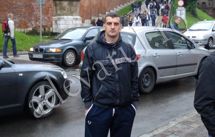Poliţistul îşi va petrece urmatoarele 29 de zile în spatele gratiilor FOTO: Facebook.com