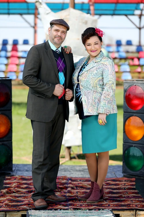 Primarul Vasile (Gheorghe Ifrim) și Dalida (Ecaterina Ladin)