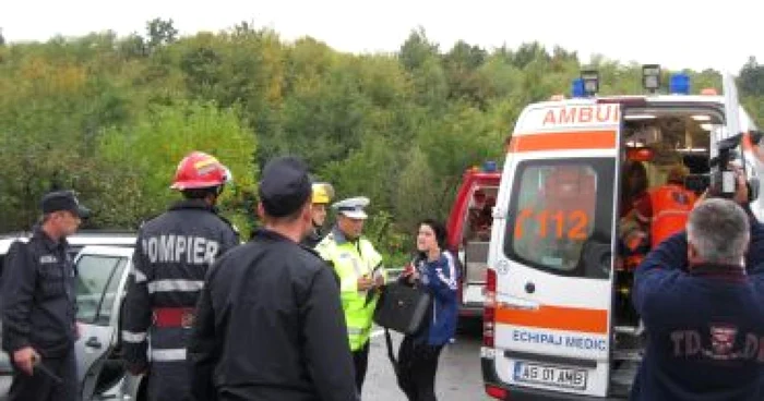 Braşov: Un autoturism a căzut într-o râpă din Pădurea Bogăţii