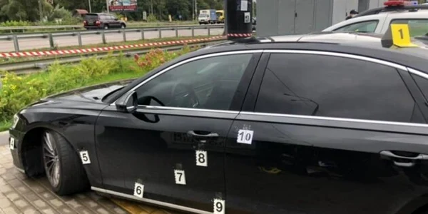 Masina gaurita de gloante a lui Serhii Sefir FOTO kyivpost.com