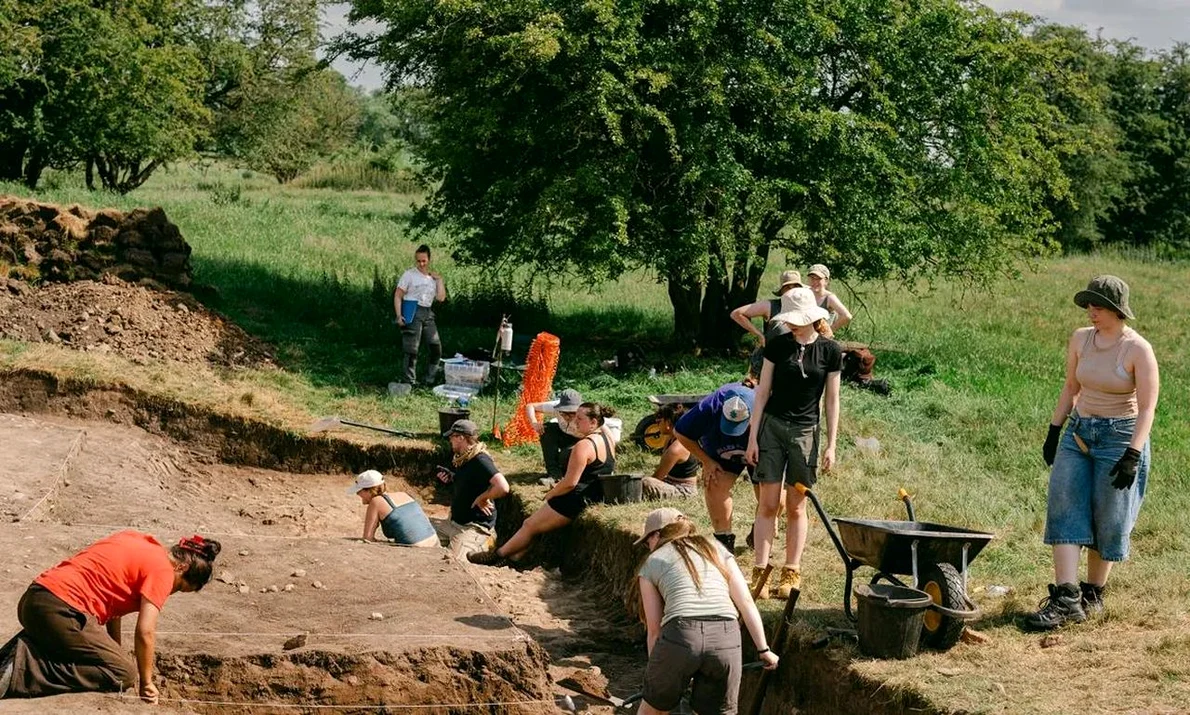 Săpături arheologice la Wall Câmp (© University of Birmingham)