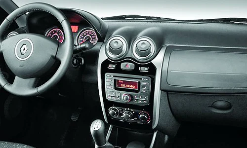 Renault Logan 2012  are un interior nou jpeg