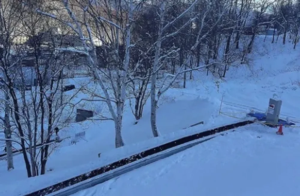 Un copil de 5 ani a murit după ce a fost prins în banda transportoare pentru schiori