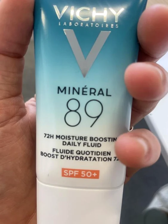 Fluid hidratant 72h cu acid hialuronic Vichy Mineral 89 cu protecție solară SPF50+ Foto Vichy