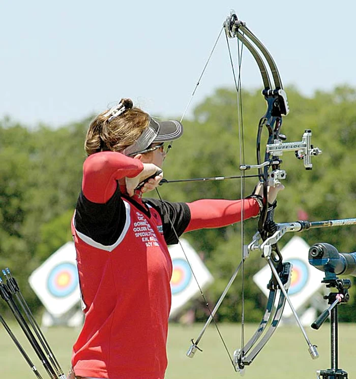 1999. Se iubeşte cu arcul