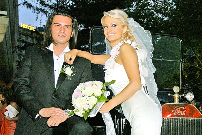 «Ea şi soţul ei erau  colegi de apartament»