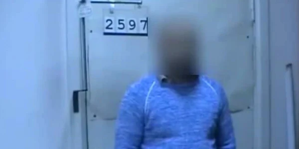 Proxenetul își racola victimele de pe rețelele de socializare