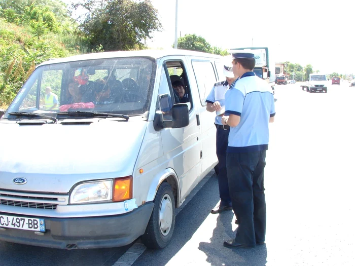 Acţiunea s-a derulat pe D.N. 7, D.N 71, D.N 1A. Poliţiştii au oprit în trafic pentru control peste 170 de autovehicule