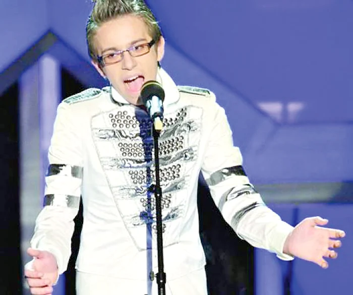 În 2011, a obținut “argintul” la ”Românii au talent” (PRO TV)