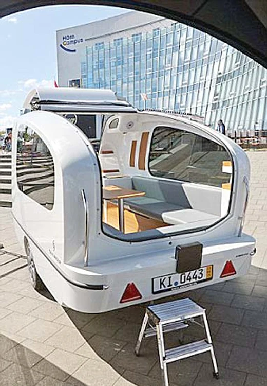 Plutitoarea costă 18.200 de euro