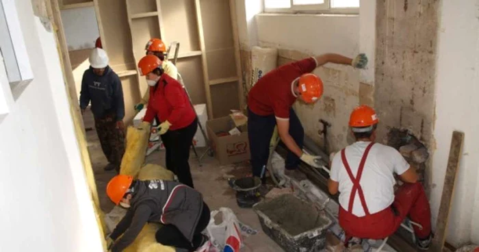 Voluntarii pe șantier
