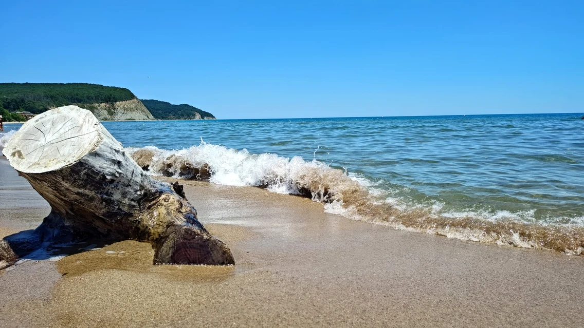 Plajă sălbatică Irakli foto Dan Roșu