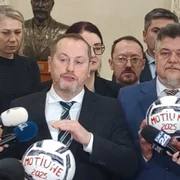 Ninel Peia motiune de cenzura foto facebook Pace  Întâi România jpg