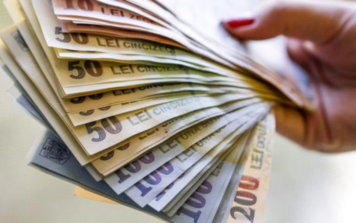 
    Nimeni nu va primi banii  până nu va spune exact ce sumă  a pierdut pe stradă  