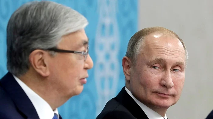 Vladimir Putin, președintele Rusiei, și Kassym-Jomart Tokayev, președintele Republicii Kazahstan