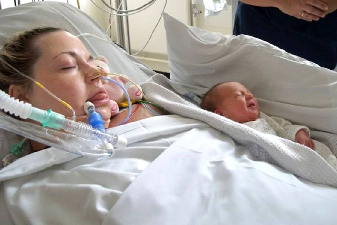 Rachel Harry (33 de ani), în comă după ce a născut-o pe micuța Freya