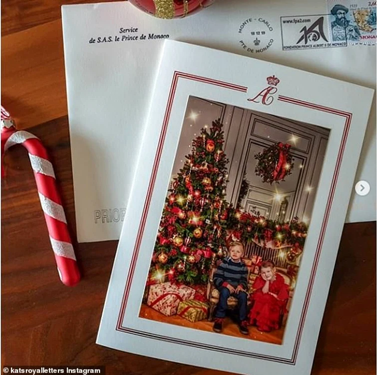Gemenii Gabriella şi Jacques apar pe coperta felicitării de Crăciun