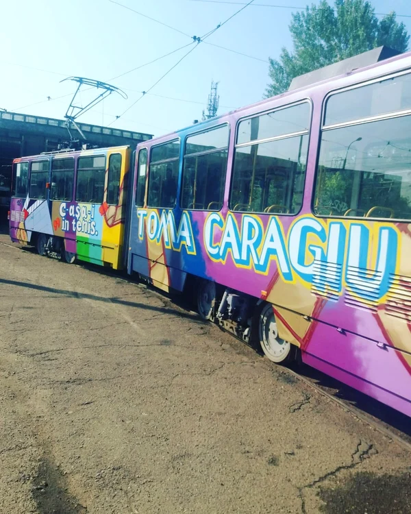 Tramvaiele din Ploiesti au fost persoanlziate prin tehnica graffitti